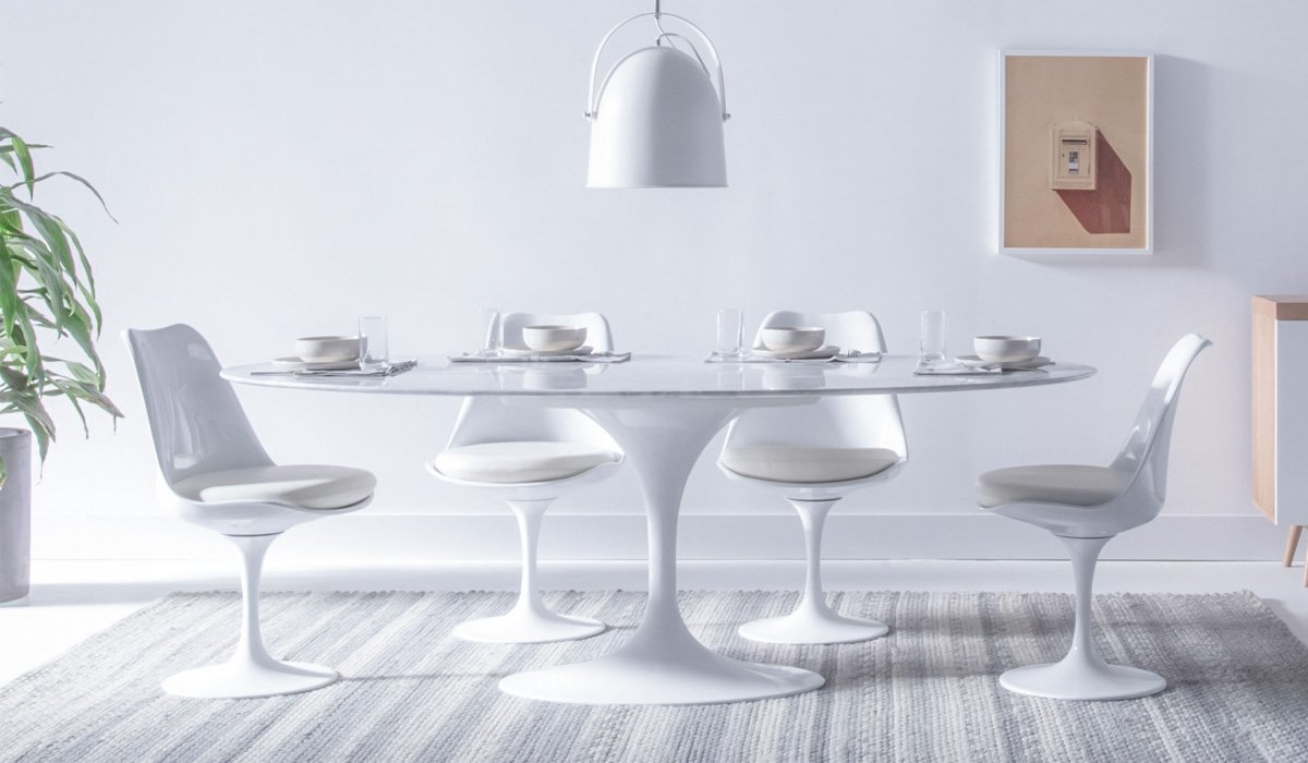 MCM Dining Room Table and Tulip Chairs by Eero Saarinen - HONORMILL Furniture
